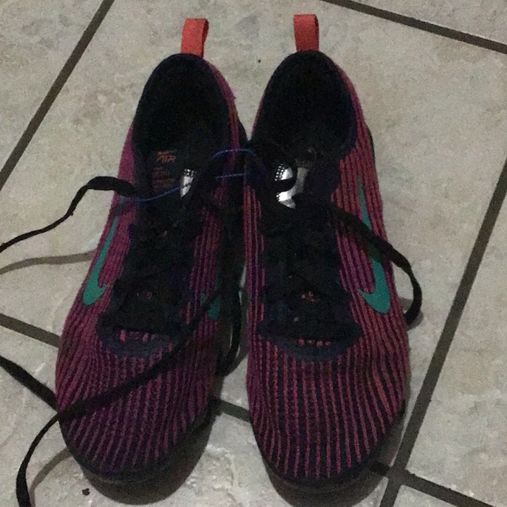 Nike Vapor Max — Gently used
